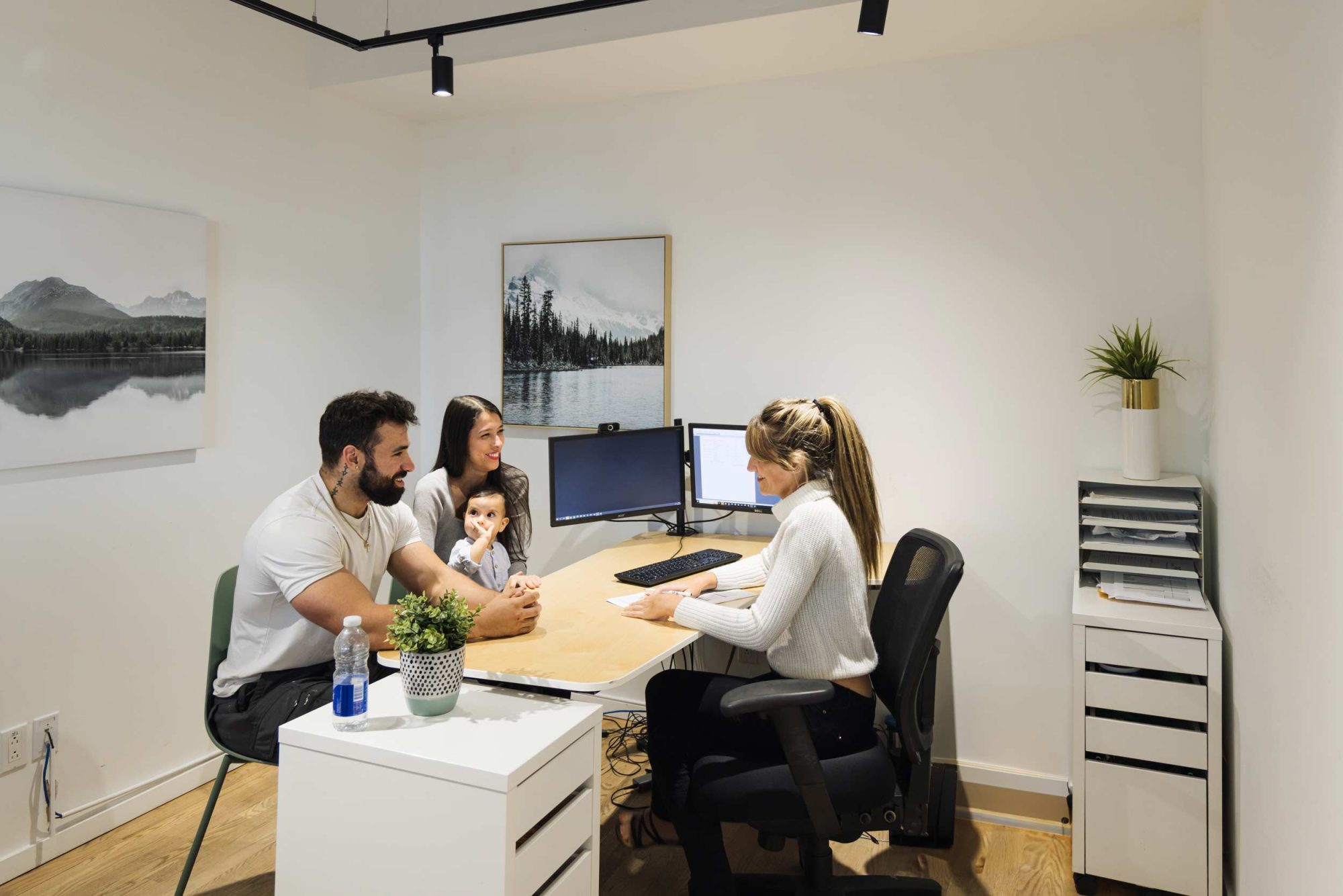 2023_PAF_Bureau-Portraits-5a7_byFabianGattlen_R5_C9744